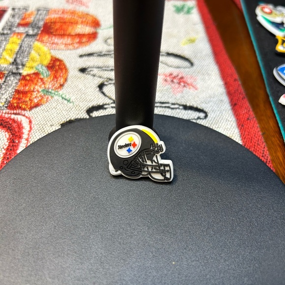3/$8 Pittsburgh Steelers Helmet Croc Charm - Picture 1 of 1